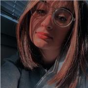 Studentessa in cerca di un piccolo lavoro